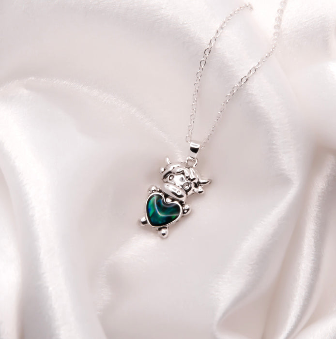 HC53 - Silver Coloured Bessie the Long Horn Highland Cow Necklace with a choice of chains