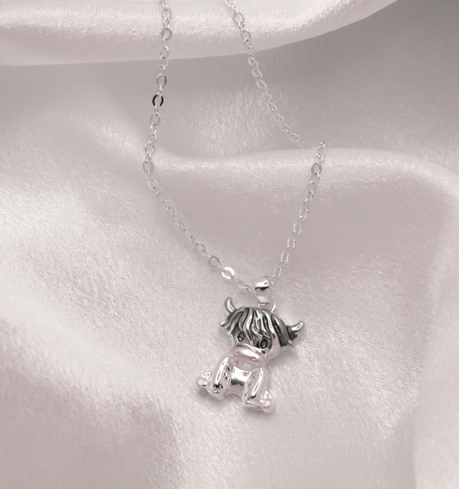 HC56 - Silver Coloured Rosie the Long Horn Highland Cow Necklace with a choice of chains
