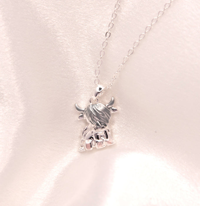 HC59 - Silver Coloured Twyla the Long Horn Highland Cow Necklace with a choice of chains