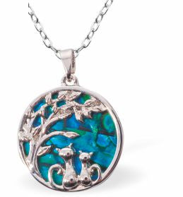 Paua Shell Cats Necklace
20mm, Rhodium Plated

18" Chain
Hypoallergenic: Nickel, Lead and Cadmium free
Delivered in a soft, black, velveteen pouch