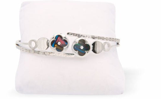 Special PVD Silver Coloured Bangle Bracelet with Central Clovers.
Hypoallergenic; Free from cadmium, lead and nickel
Clovers - 20mm in size
Colour: Silver Coloured and Multi Colour
Delivered in a soft, black, velveteen pouch