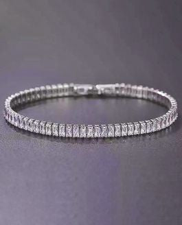 Sparkly Link Bracelet with Clasp and Clear Rectangular Crystals 6cm in diameter Nickel Free, Hypoallergenic