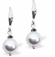 Austrian Crystal Classic Pearl Drop Earrings in Light Grey Pearls are 8mm in size Hypo allergenic, free from cadmium, lead and nickel Colour: Light Grey Rhodium Plated Earwires See matching Necklace CP186